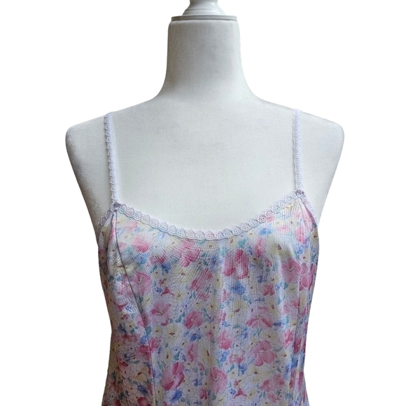 Petra Fashions Vintage Nightgown, Pastel Floral Print and Lace Trim, Size XS - Picture 5 of 9